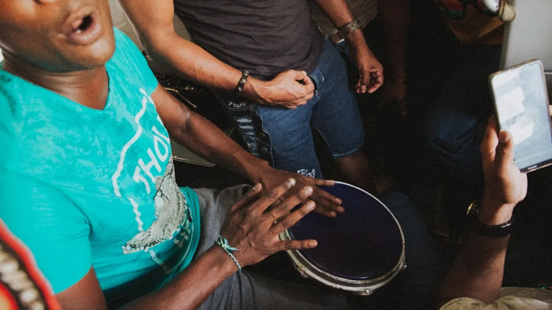 Что такое совместное ускорение ритма: исследование на примере видео из интернета