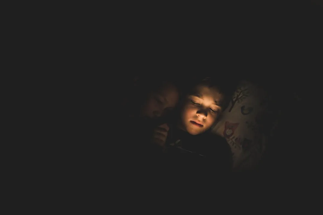 Как родители могут вызывать социальную тревожность: причины и способы преодоления