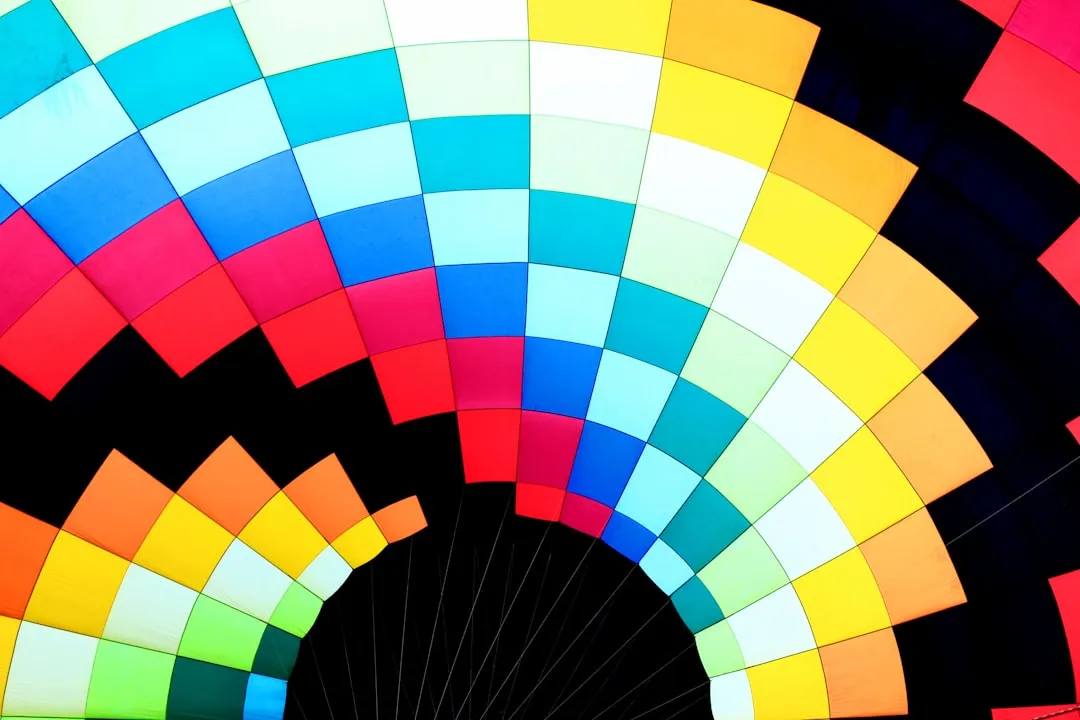 Природа цветовых послеобразов: научное исследование адаптации зрения