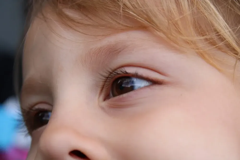 Статистическое обучение и социальное внимание у аутичных дошкольников: исследование